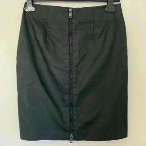 Banana Republic Black Skirt Size 4, Zips entire length of back side